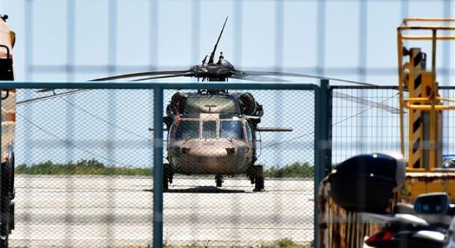 Helikopterle Yunanistan'a kaçan darbeciler 4 askeri almamış