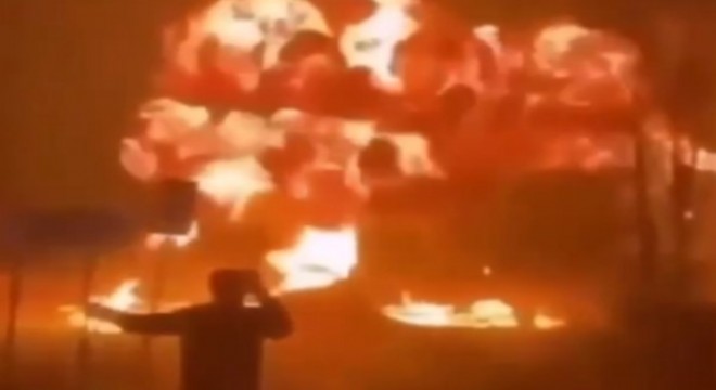 Hollanda'da göstericiler köprüyü havaya uçurdu