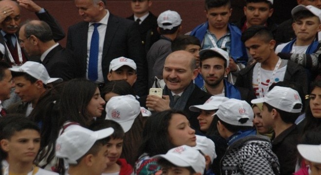 İçişleri Bakanı Soylu Mardinli çocuklarla kahvaltıda bir araya geldi