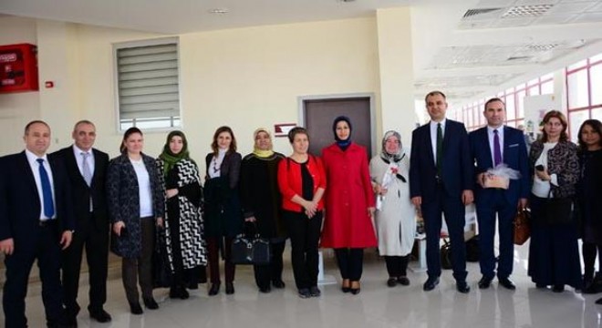‘İsmini altın harflerle yazdırdı'