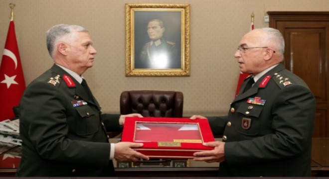 Kara Kuvvetleri'nde devir teslim