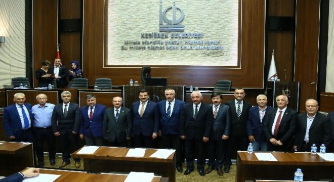 Keçiören Belediye Başkanı Ak'a başarı belgesi