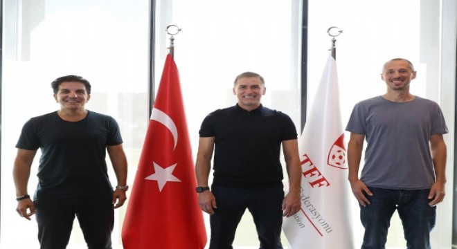 Kuntz'un yardımcıları 3 yıllık sözleşme imzaladı