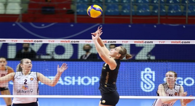 Lider VakıfBank'tan 22'nci galibiyet