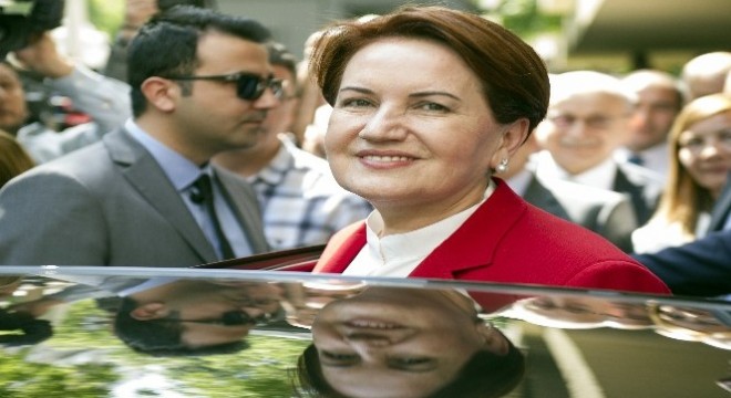 Meral Akşener cumhurbaşkanlığı adaylığı için YSK'ya başvurdu