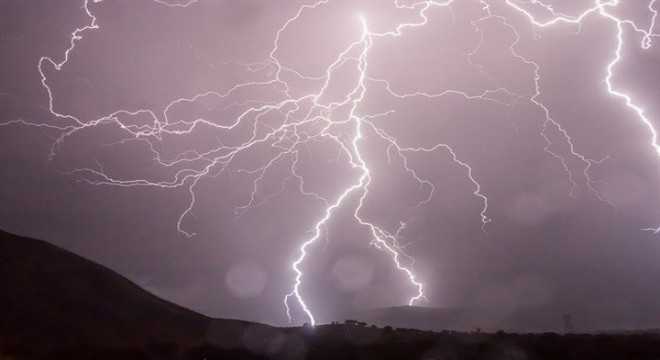 Meteoroloji'den kuvvetli yağış ve rüzgar uyarısı