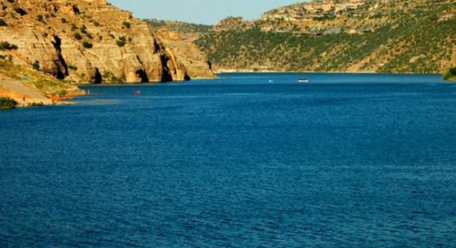 Nehir kıyısındaki PKK'lı teröristlerle çatışma çıktı...