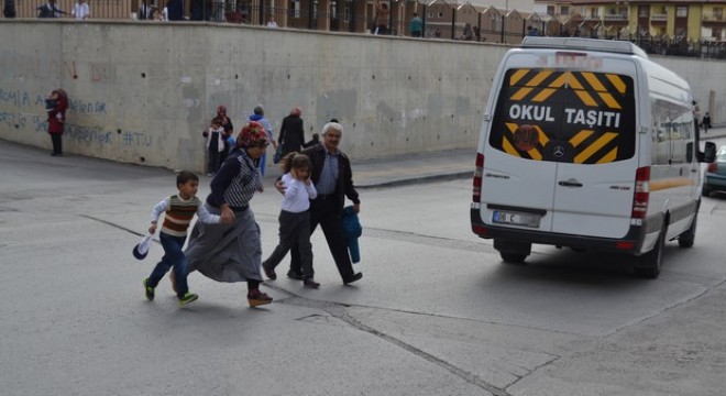 Öğrenciler için tehlike zili çalıyor