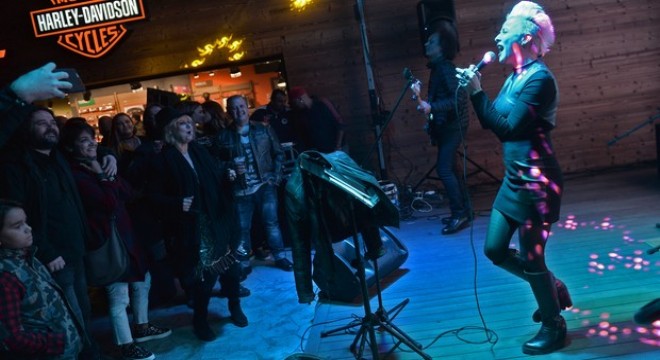 Pamela'yla coşkulu açılış