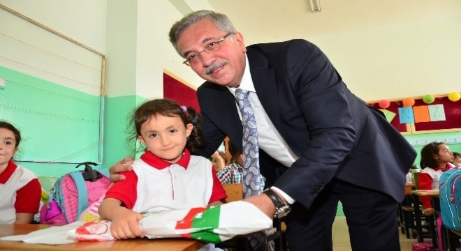 Pursaklar Belediyesinden okuma yazma seferberliğe destek