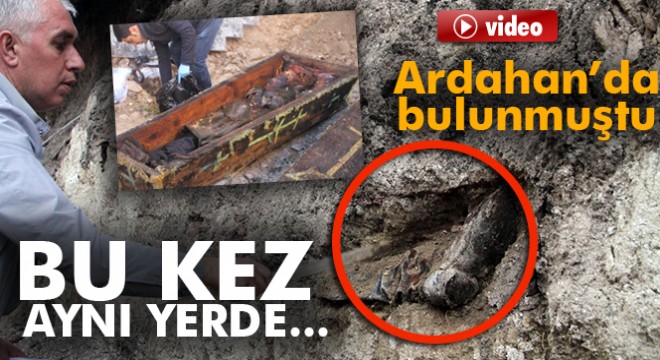 Rus General'in tabutunun bulunduğu alanda askeri bot ve elbiseleri ile gömülü iskeletlere rastlandı