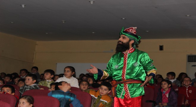 SİNCAN BELEDİYESİ ŞEHİR TİYATROSU VAN ÇATAK'TA