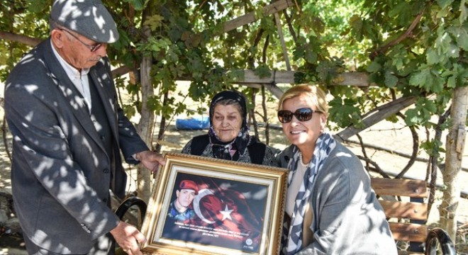SOS üyelerinden Halisdemir'in kabrine ziyaret
