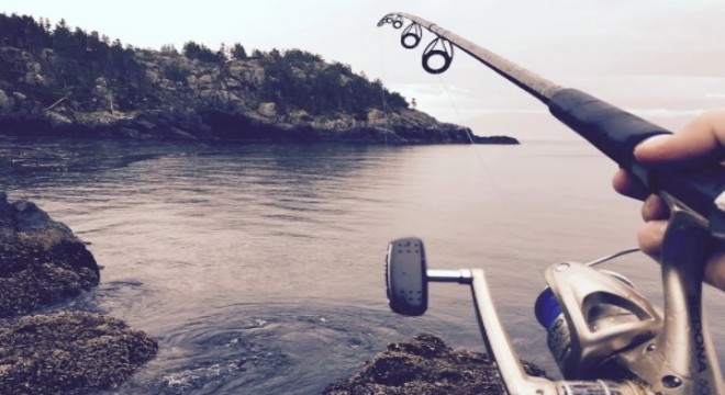 Sahilde olta balıkçılarına mesafe ayarı