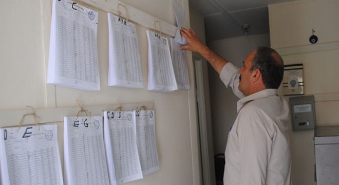 Seçmen listeleri muhtarlara teslim edildi
