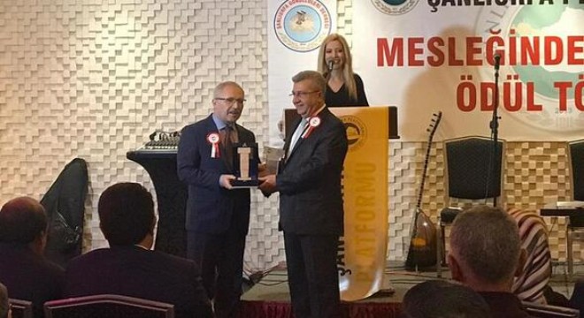 Selvi'ye ‘Yılın en iyi yazarı' ödülü