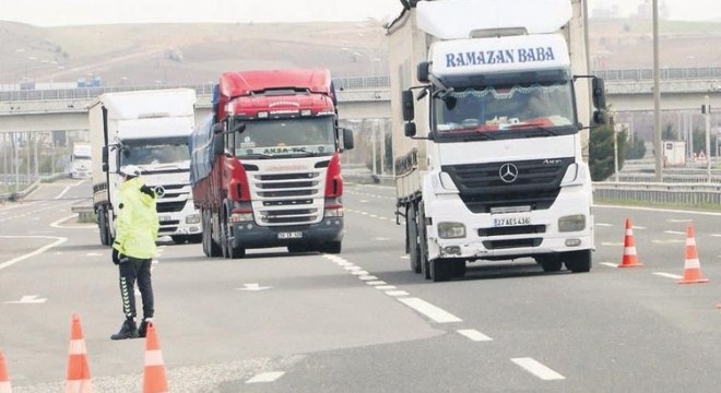 Seyahat izin belgesi olmayan sürücüler Ankara'ya alınmadı