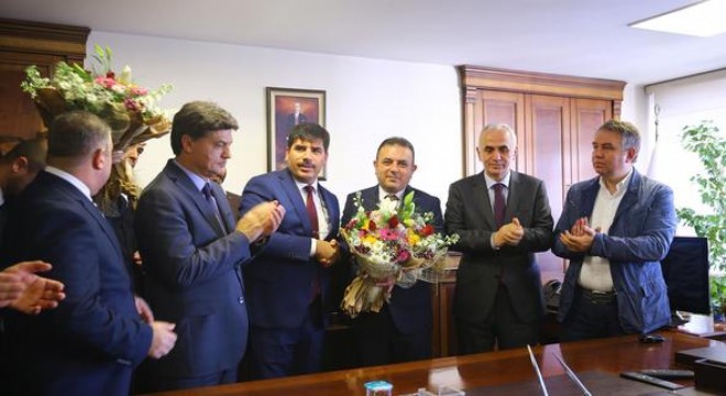 Sincan Belediyesi'ne eczacı başkan
