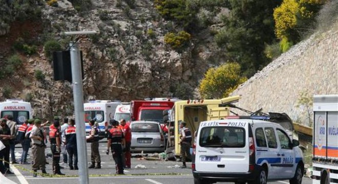 Son dakika.. Marmaris'te feci kaza: 24 kişi hayatını kaybetti