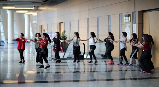 TUBİL Halk Dansları Topluluğu birincilik yolunda