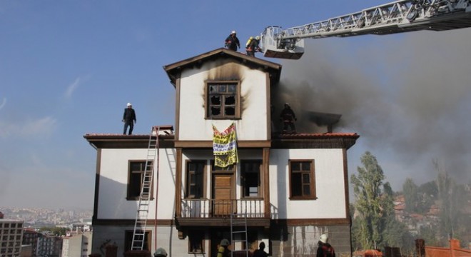 Tarihi Ankara Evi'nde kundaklama şüphesi