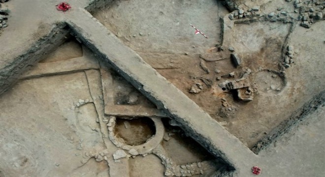 Tavşanlı Höyük'te 3750 yıllık silindir mühür gün yüzüne çıkarıldı