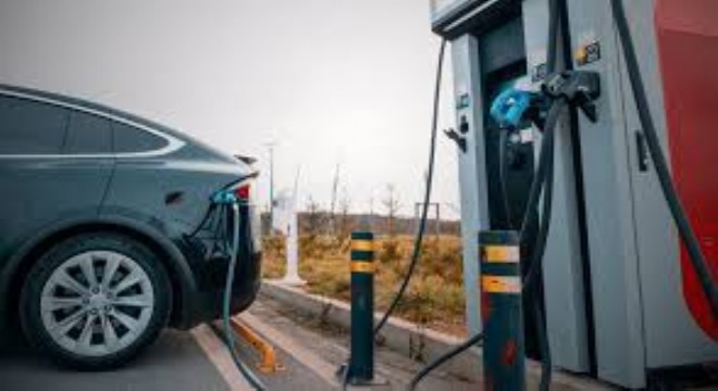 Türkiye'de Elektrikli Araç ve Şarj Altyapısı Hızla Gelişiyor