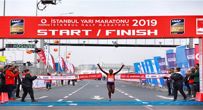 VODAFONE'dan yarı maratona çevre desteği