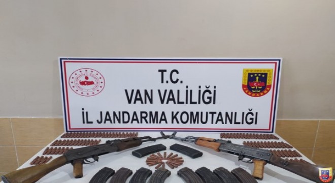 Van'da tüfek ve el bombası ele geçirildi