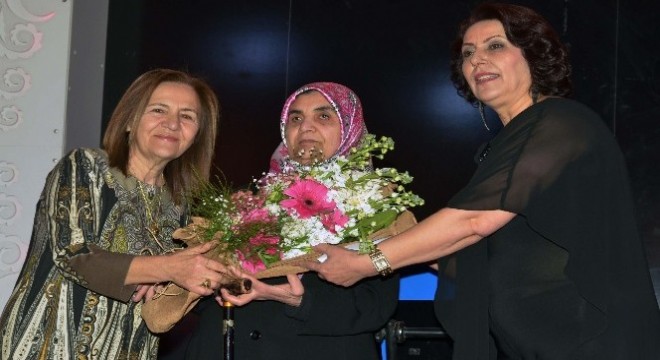 Yenimahalle'de Kadınlar Günü'ne yemekli kutlama