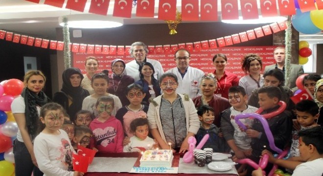 Yenimahalleli çocuklara 23 Nisan hediyesi