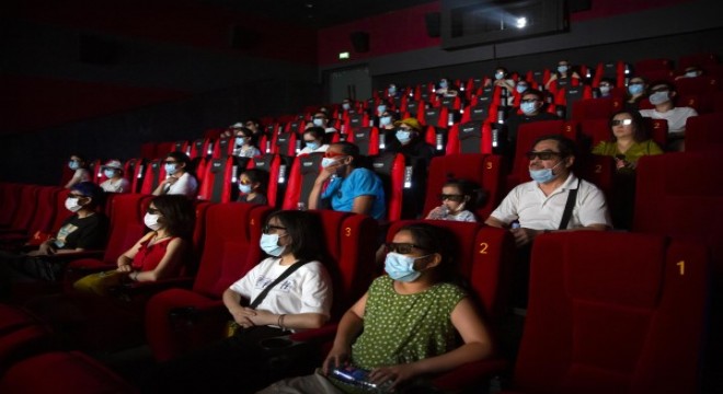 Çin'de sinema gişeleri 2 ayda 2.4 milyar dolar sınırını geçti