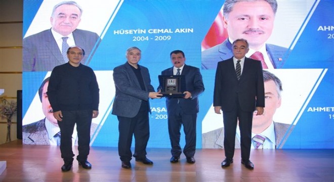 Şehrül Eminler Vefa Gecesi'nde Malatya'nın belediye başkanları bir araya geldi