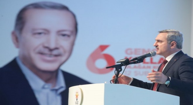 Şenocak: Türkiye'yi gençlerimizle birlikte geleceğe taşıyacağız